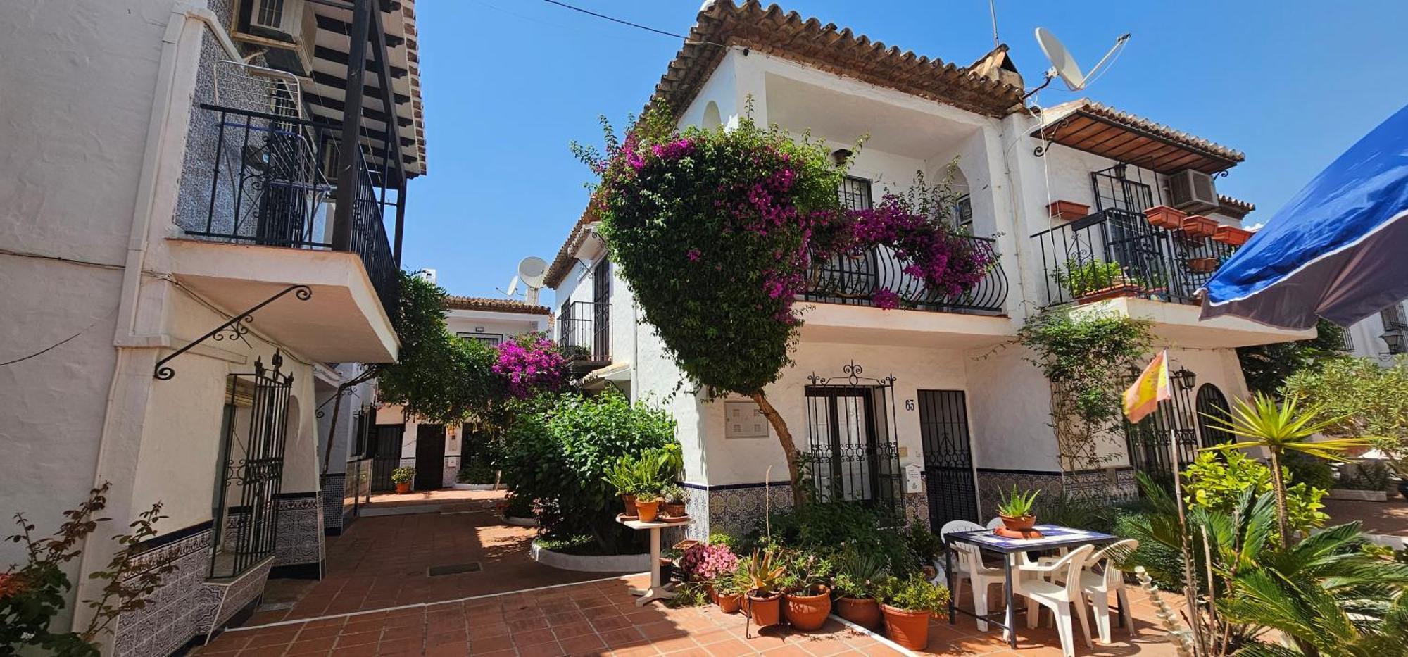 Pueblo Andaluz New Luxury Townhouse Centre Nerja