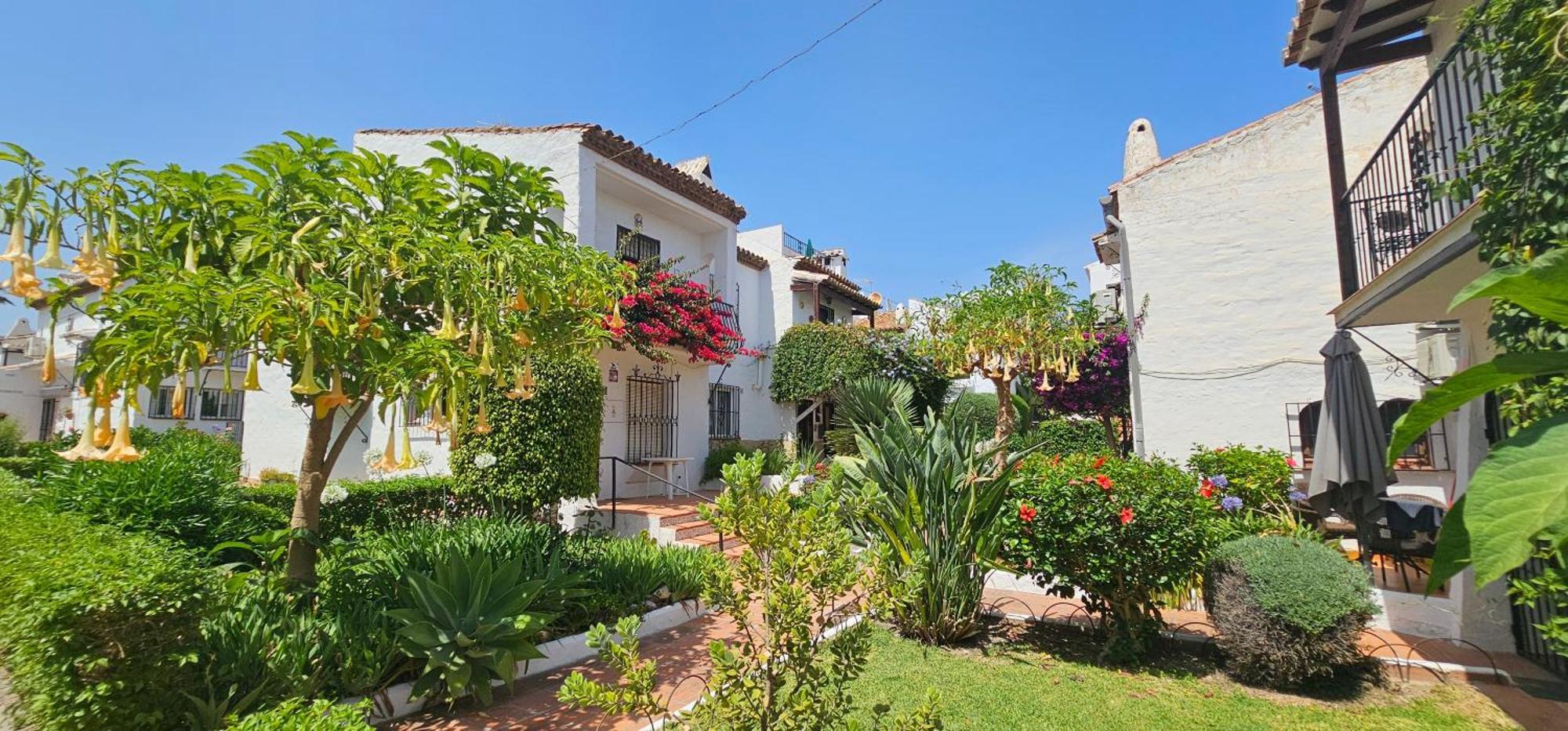 Villa Pueblo Andaluz New Luxury Townhouse Centre *